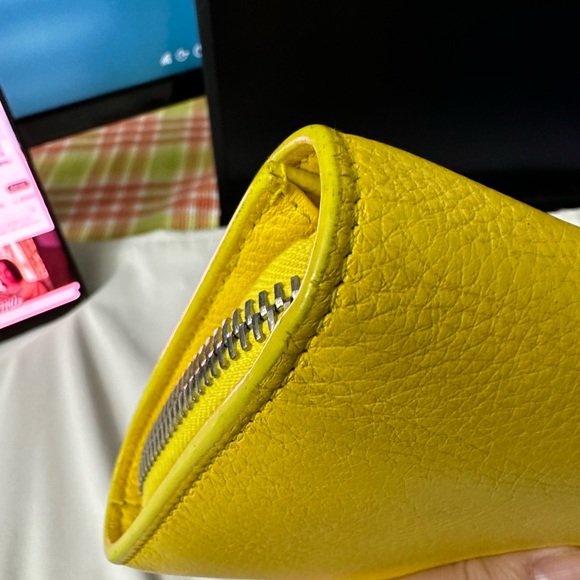 Balenciaga Paper Manny Bi-fold Long Big Wallet Yellow - Picture 16 of 16